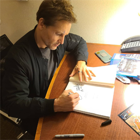 Peter Facinelli Signing