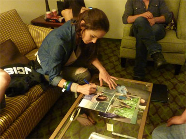 Sarah Wayne Callies signing